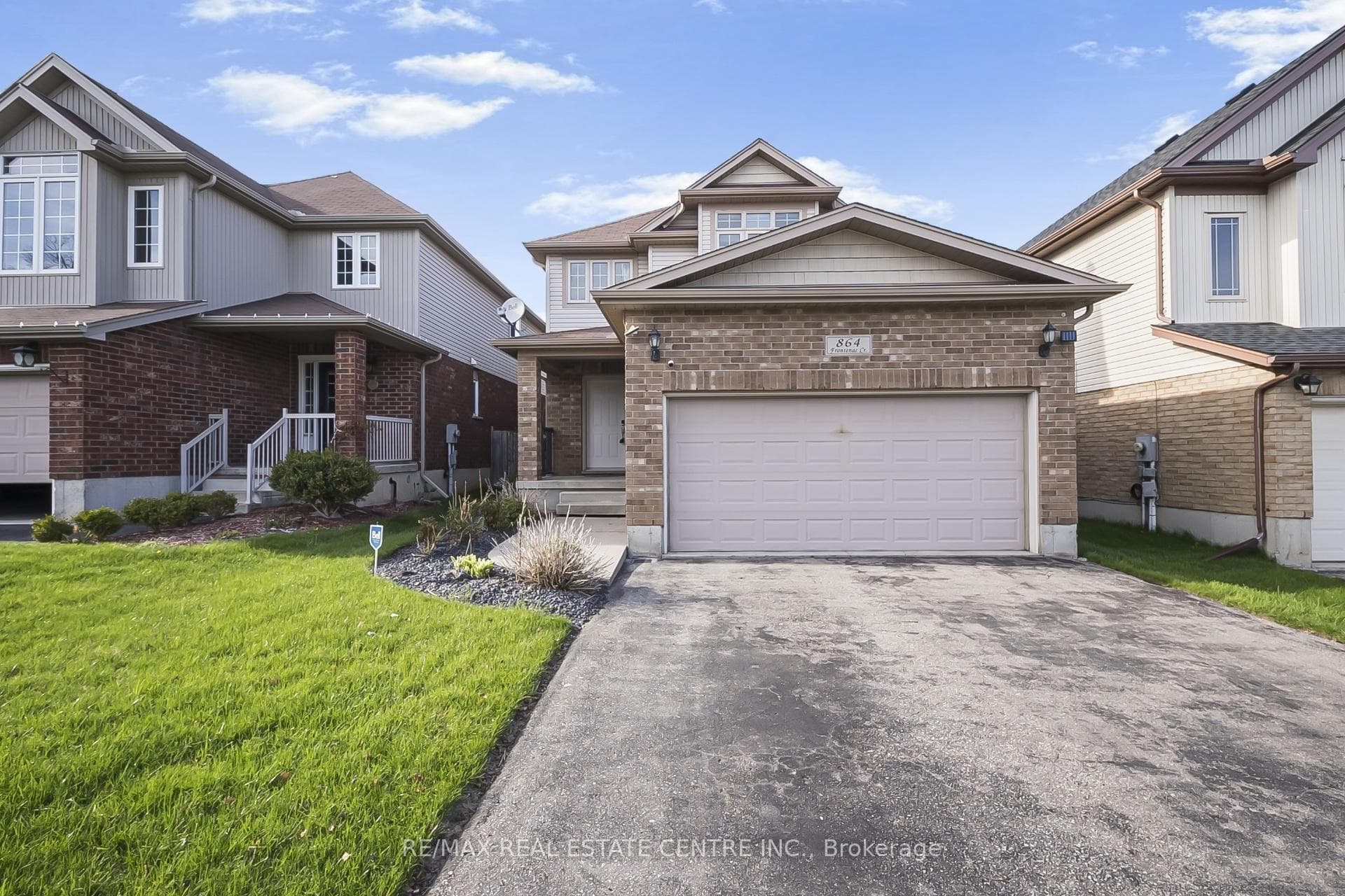 864 Frontenac Crescent, Woodstock, ON N4V 0A8 - Photo 1