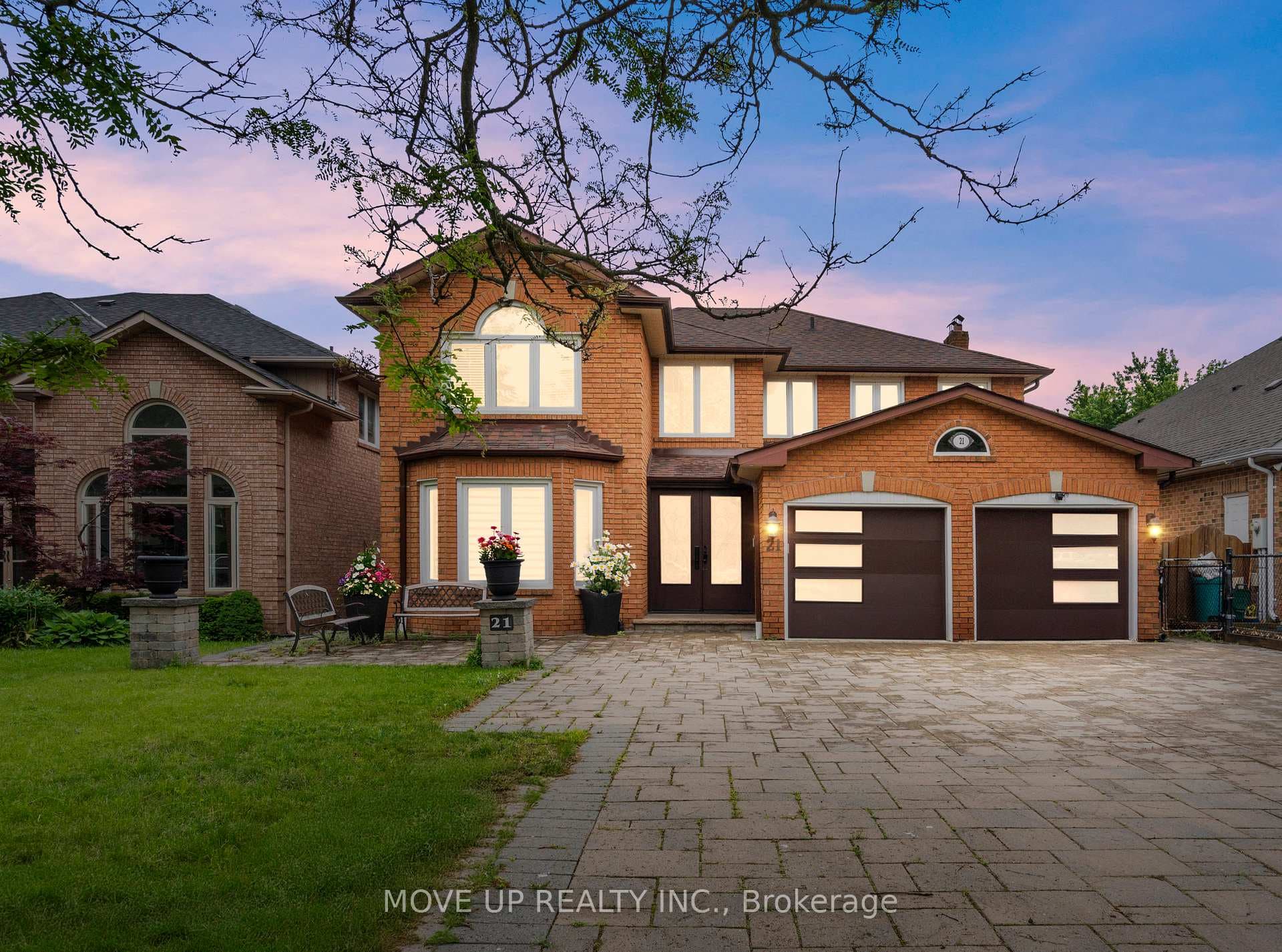 21 Gaby Court, Richmond Hill, ON L4C 8X1 - Photo 1