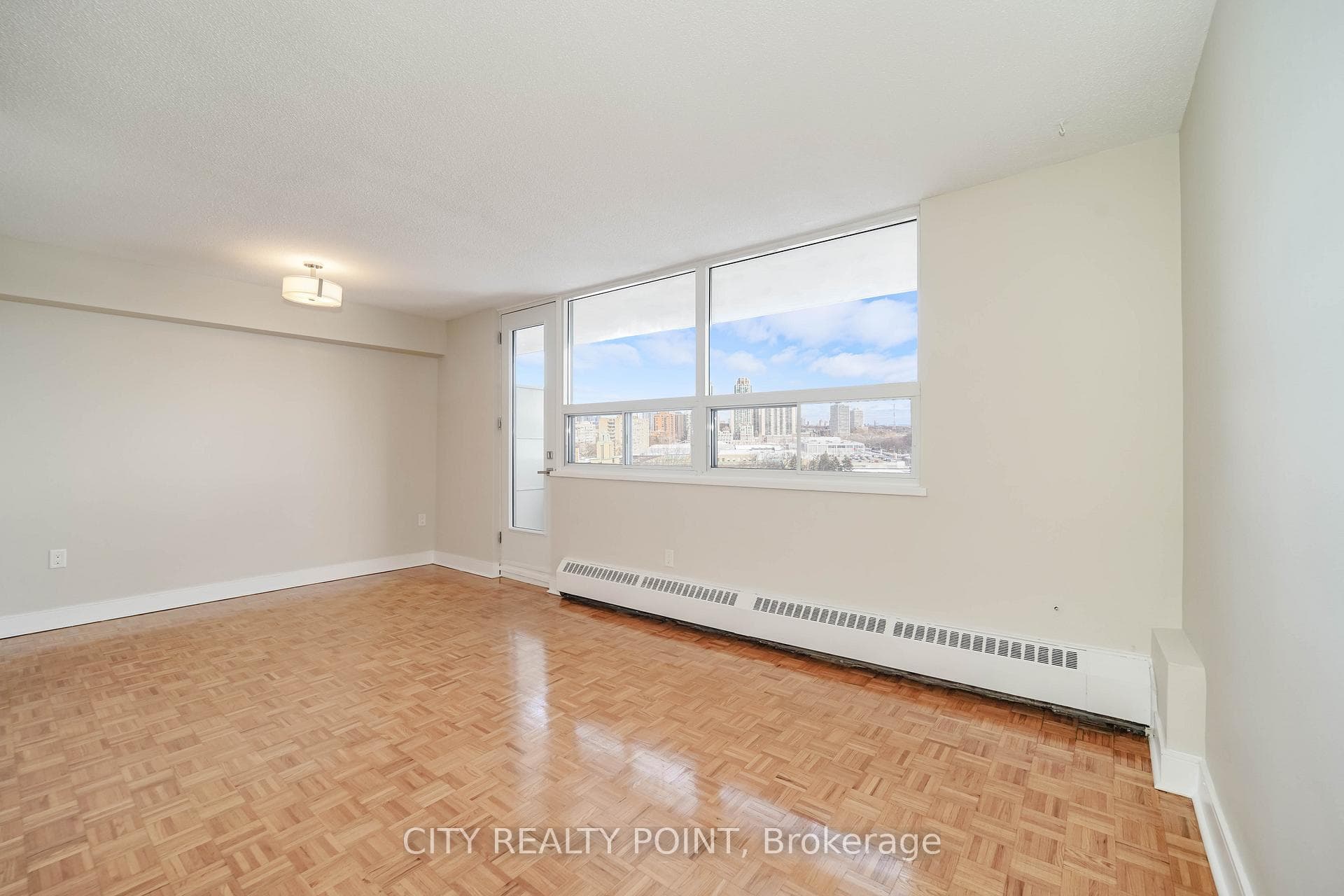 1500 Bathurst Street Unit 1008, Forest Hill / Deer Park, ON M5P 3L3 - Photo 1