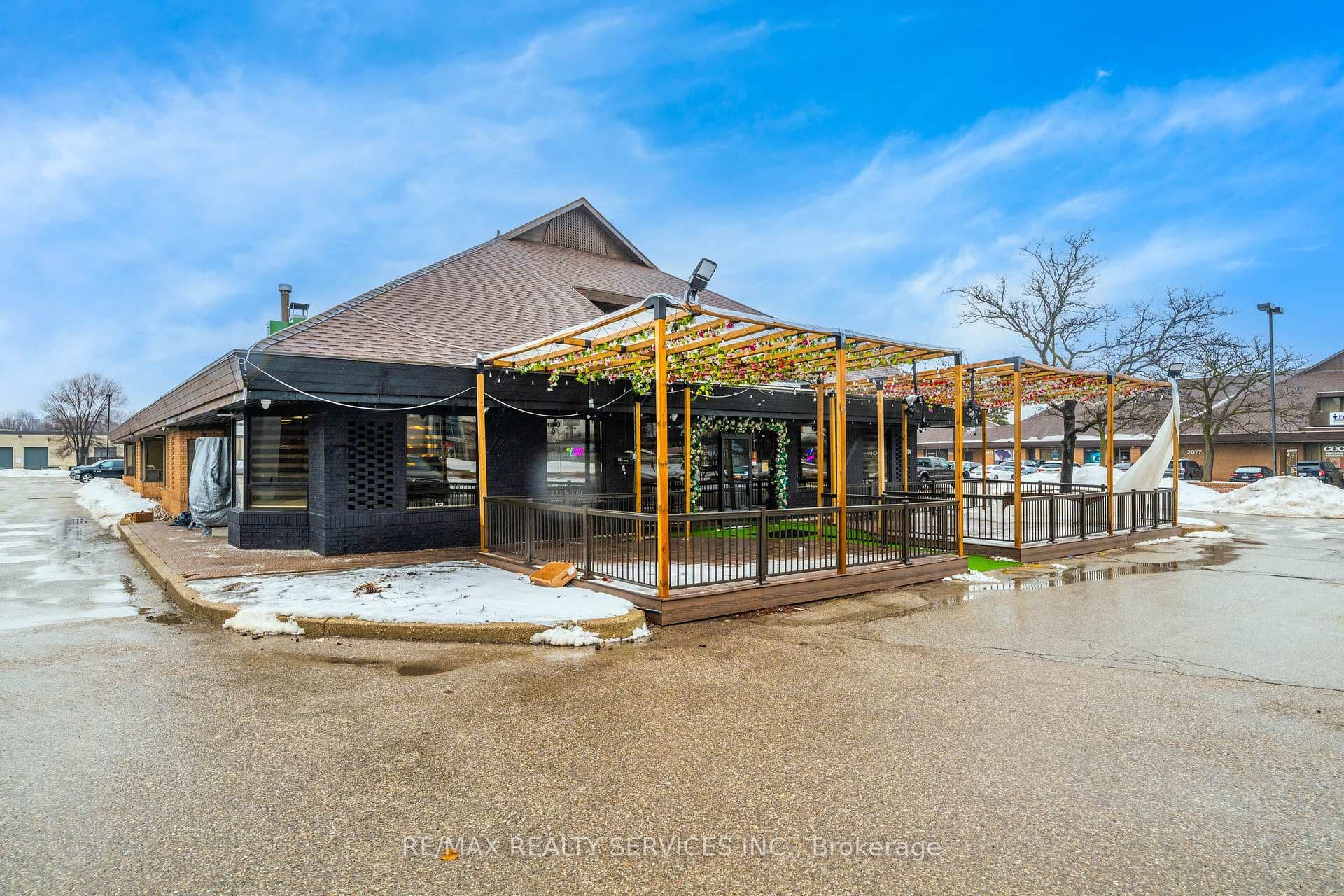 2055 Dundas Street, Mississauga, ON L4X 2W1 - Photo 1