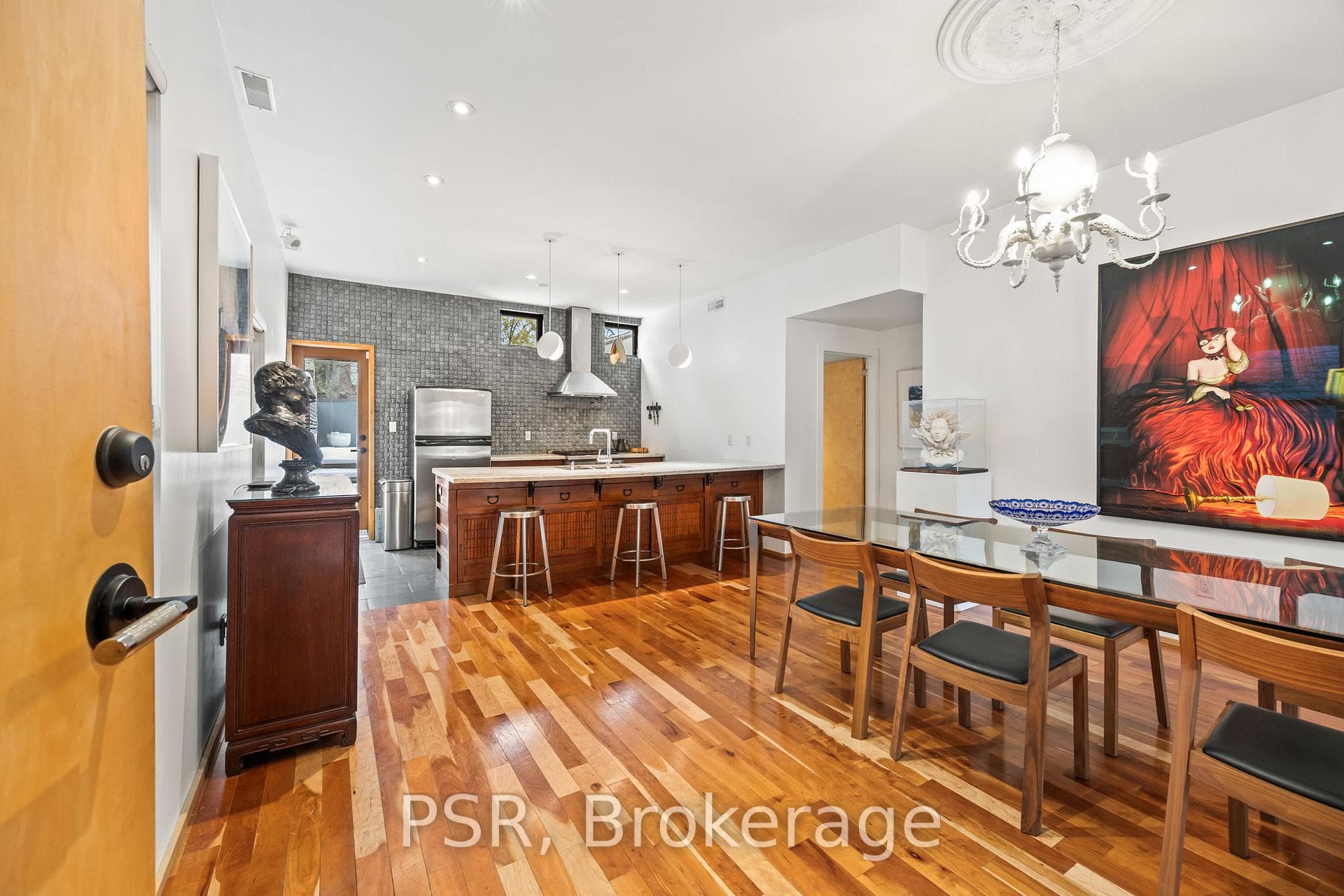 2068A Dundas Street, High Park / Junction / Roncesvalles, ON M6R 1W8 - Photo 1