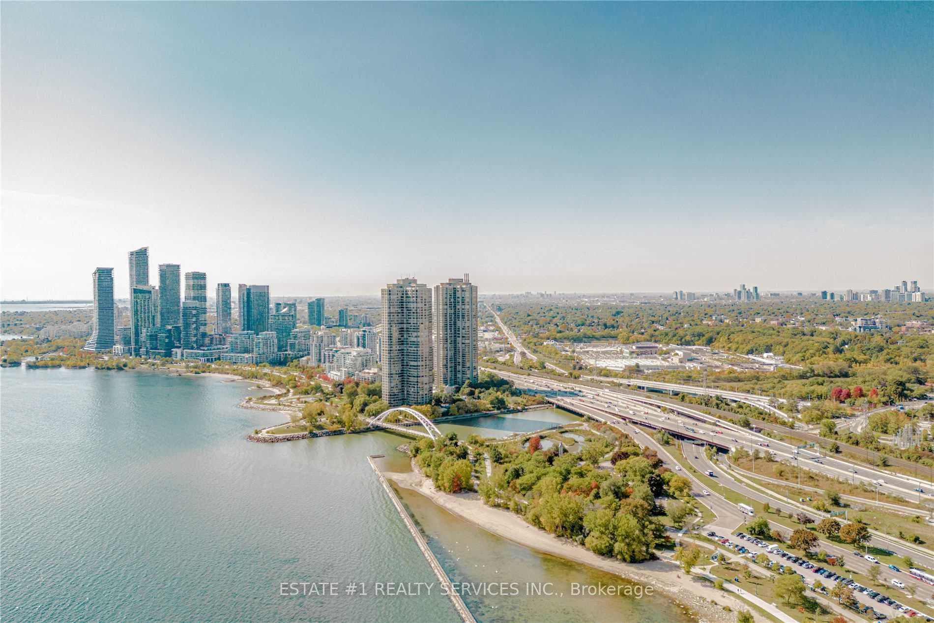 1928 Lakeshore Boulevard Unit 2216, High Park / Junction / Roncesvalles, ON M6S 1A1 - Photo 1