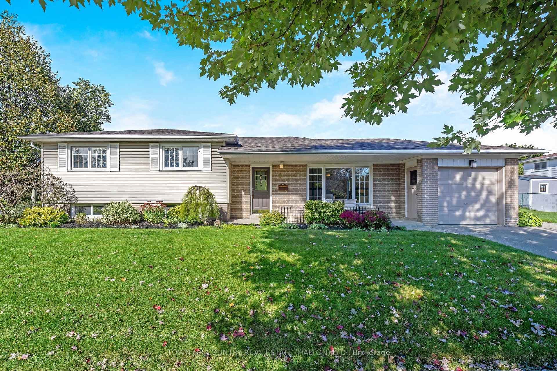 4 Stockman Crescent, Halton Hills, ON L7G 1J6 - Photo 1