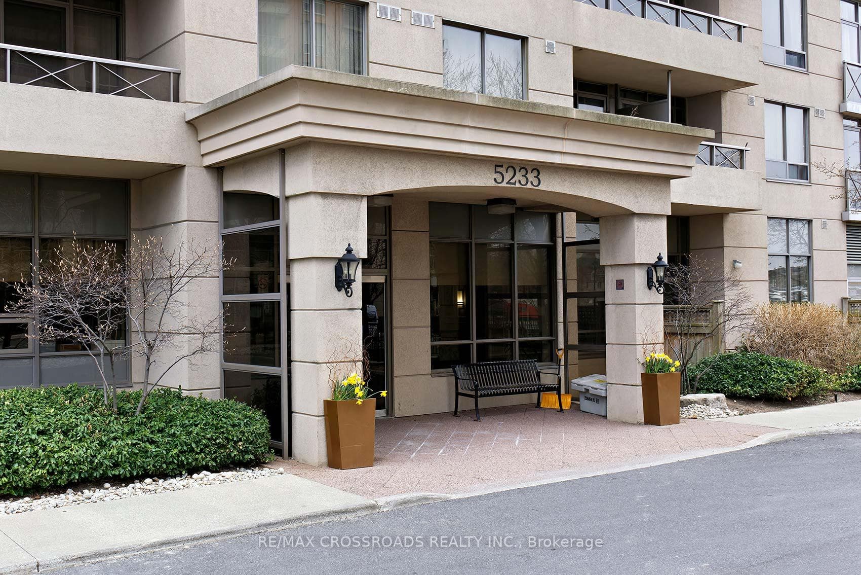 5233 Dundas Street Unit 528, Etobicoke (Islington / Rexdale), ON M9B 6M1 - Photo 1