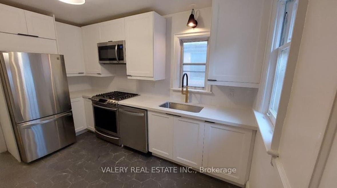 130 Glengarry Avenue, Lawrence Park / Bedford Park, ON M5M 1E2 - Photo 1