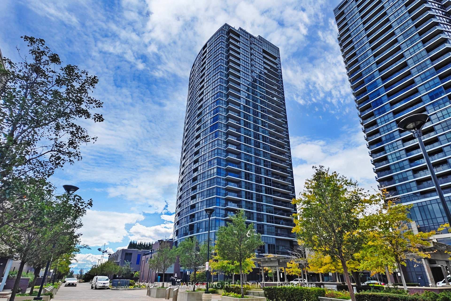 9 Valhalla Inn Road Unit 2505, Toronto W08