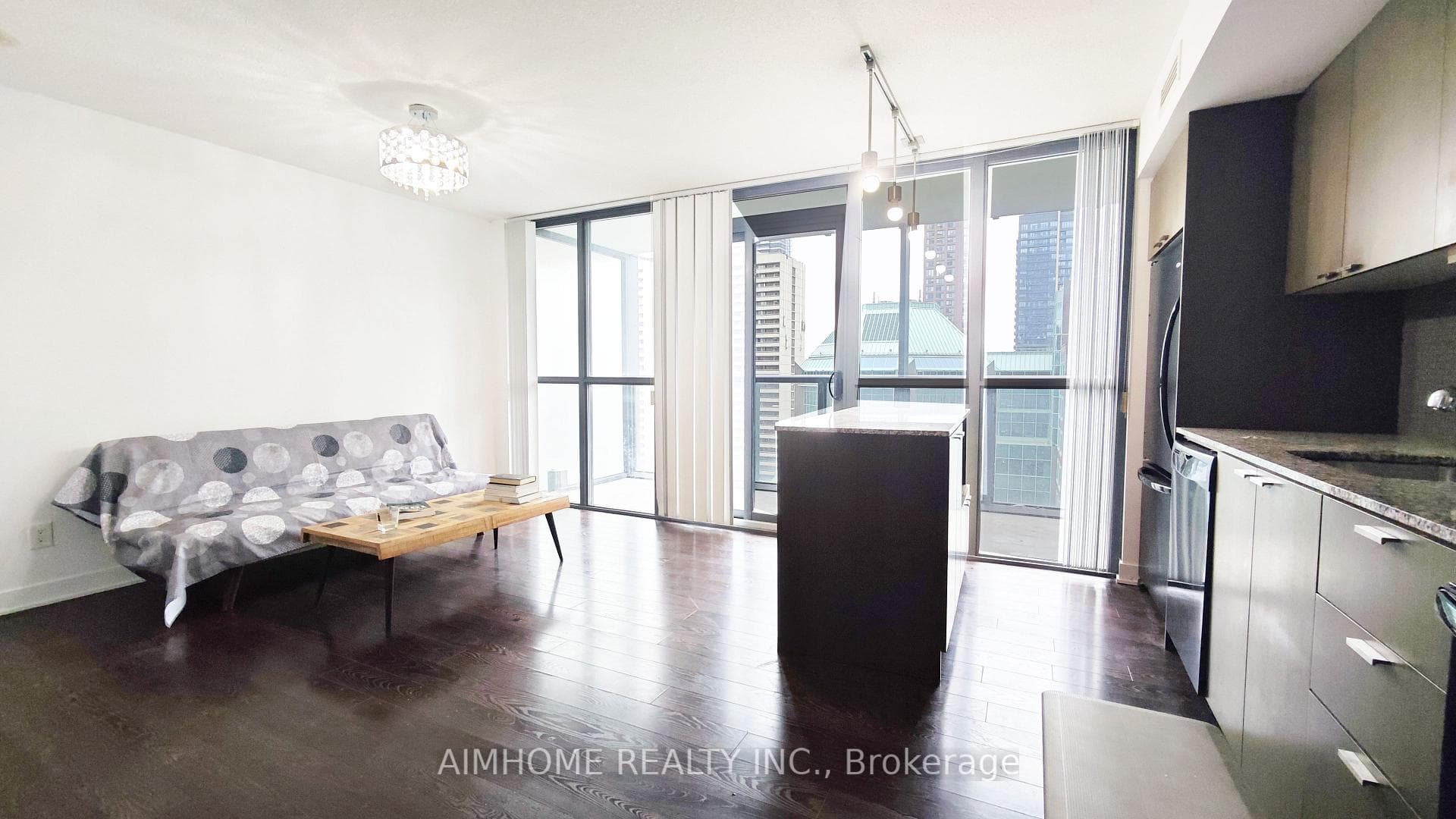 110 Charles Street Unit 1510, Regent Park / Cabbagetown / St. James Town, ON M4Y 1T5 - Photo 1