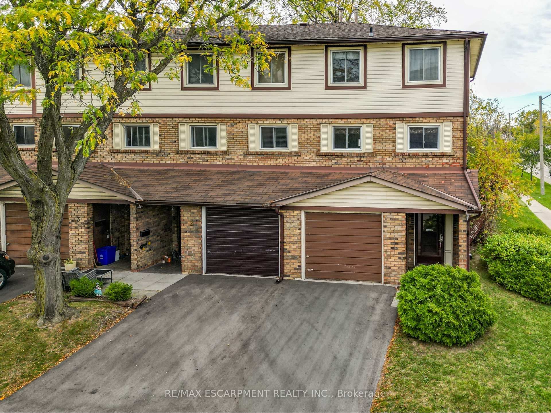 34 Bow Valley Drive Unit 1, Hamilton, ON L8E 3L4 - Photo 1