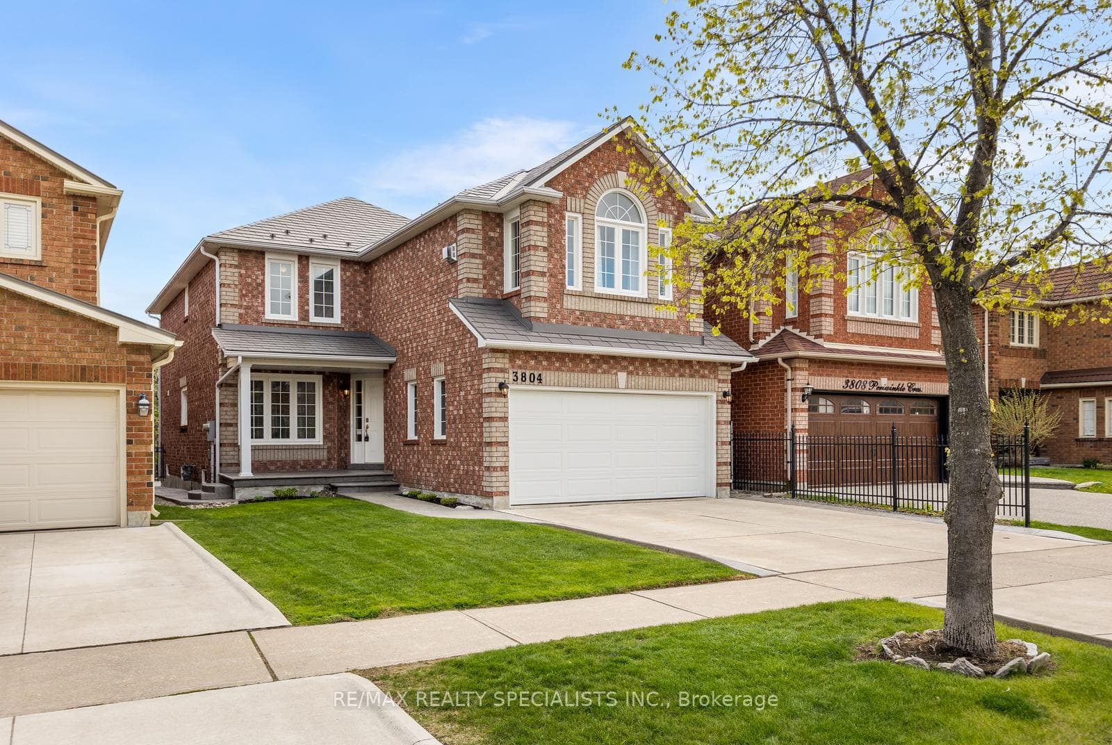 3804 Periwinkle Crescent, Mississauga, ON L5N 6W8 - Photo 1