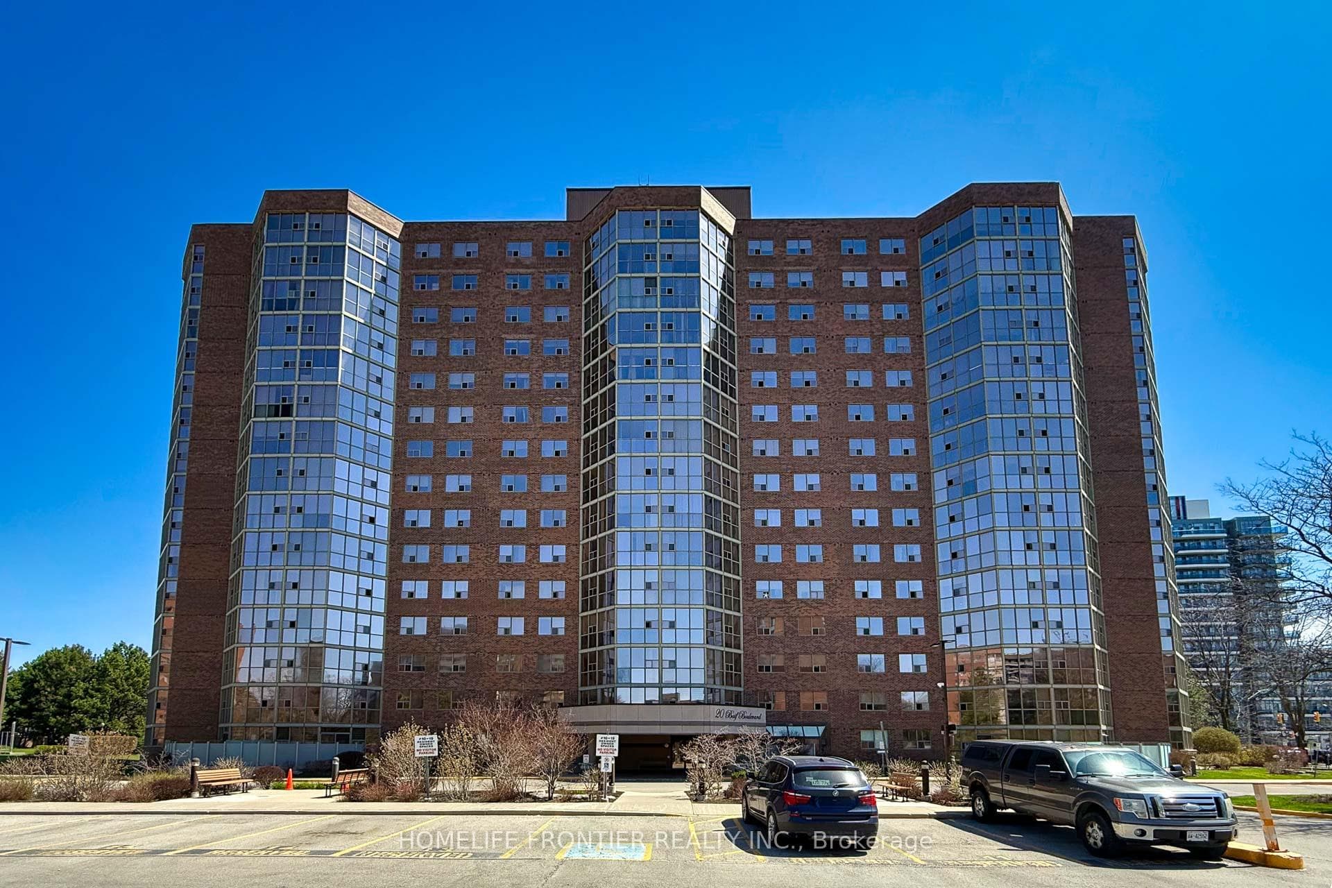 20 Baif Boulevard Unit 704, Richmond Hill, ON L4C 8T1 - Photo 1