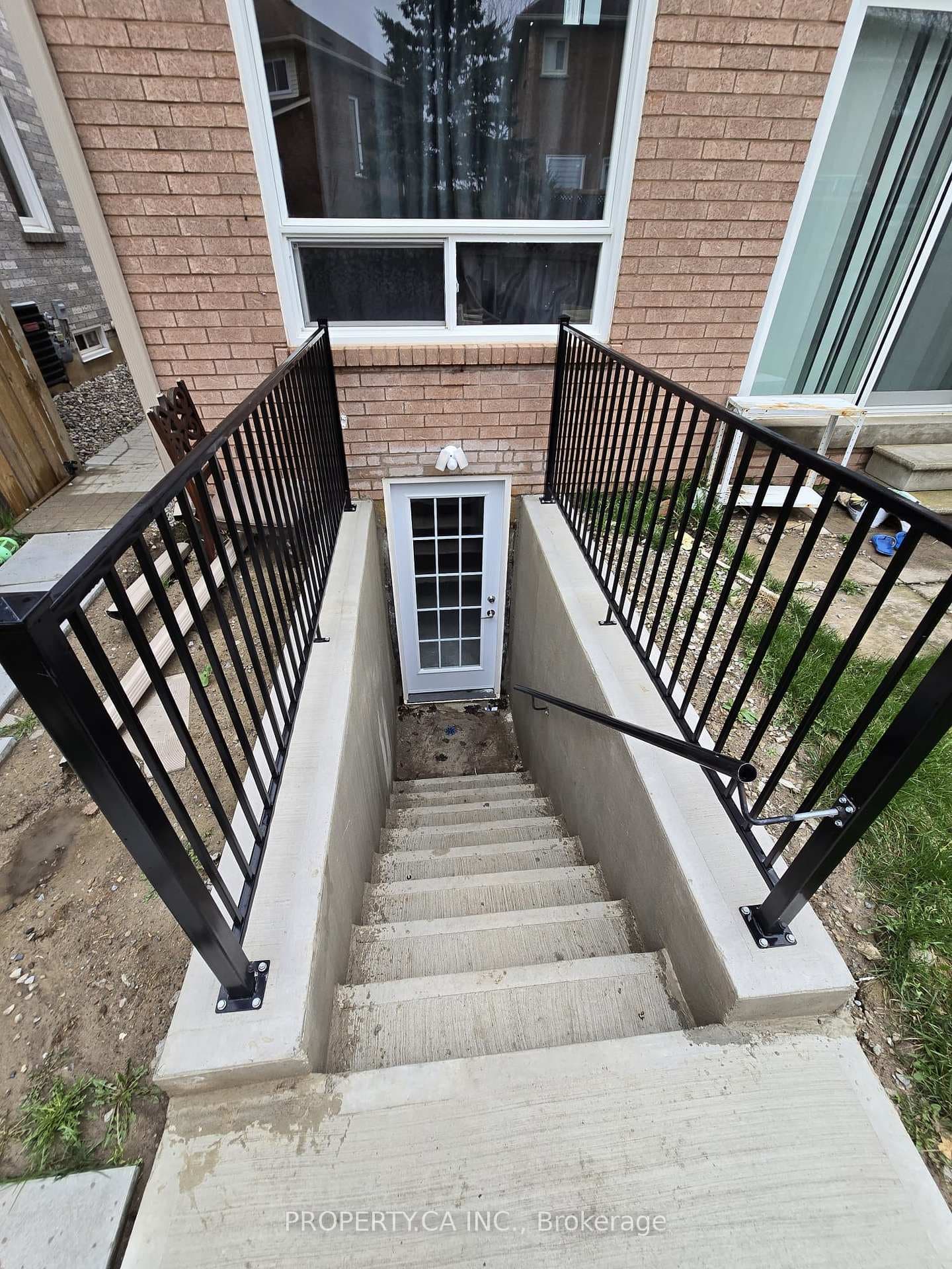 6608 Lisgar Drive Unit Basement, Mississauga, ON L5N 6W1 - Photo 1