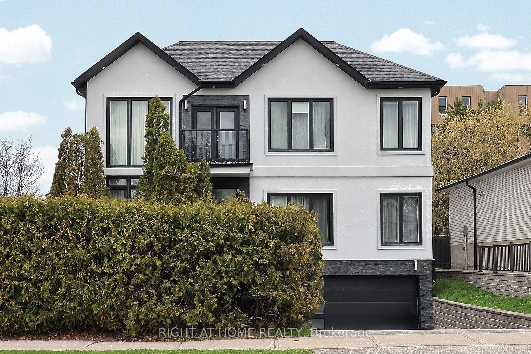 2 Chalet Road, Hillcrest Village / Bayview Village, ON M2J 3V4 - Photo 1