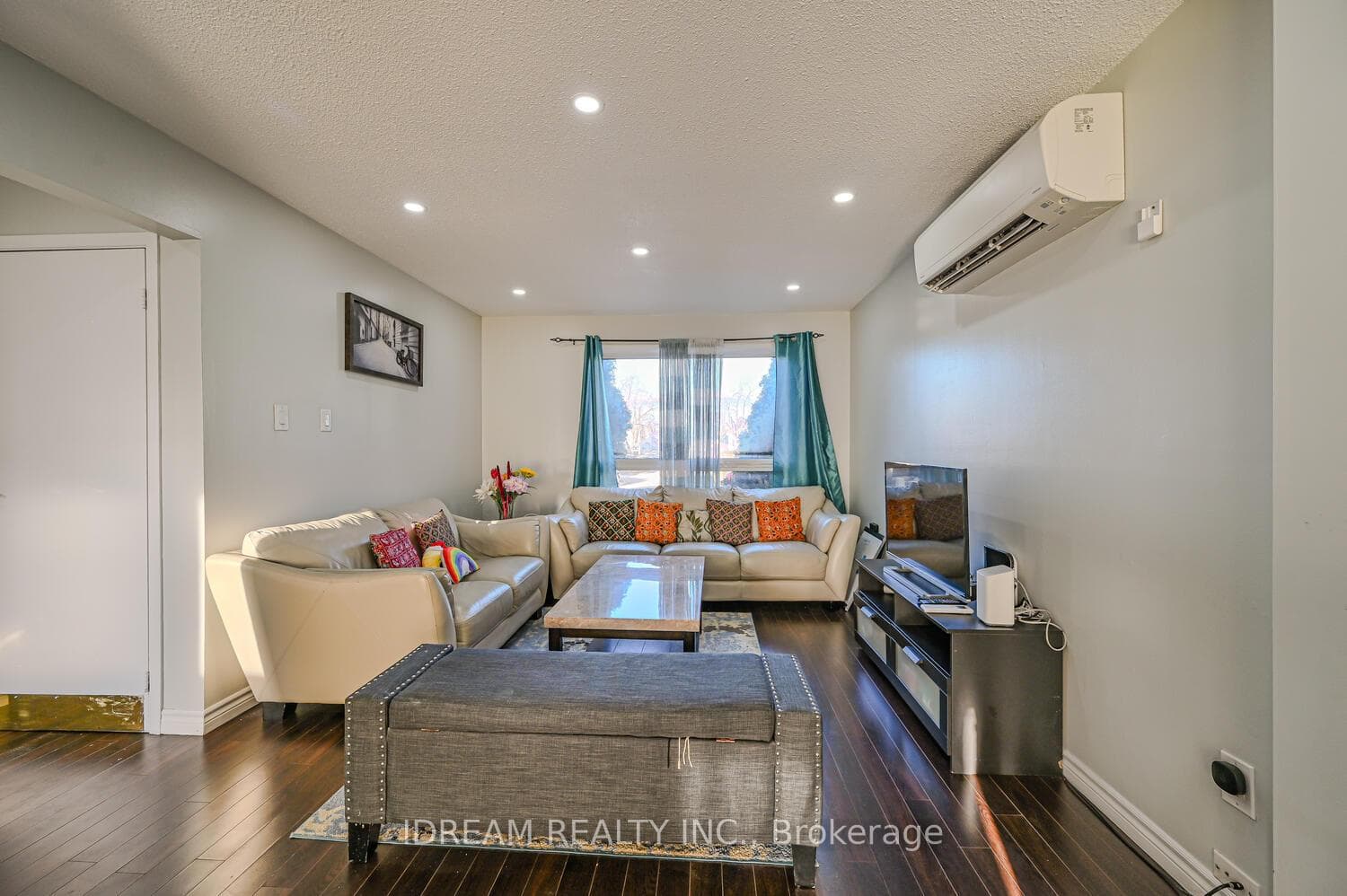 16 Homeland Court, Brampton, ON L6S 1R8 - Photo 1