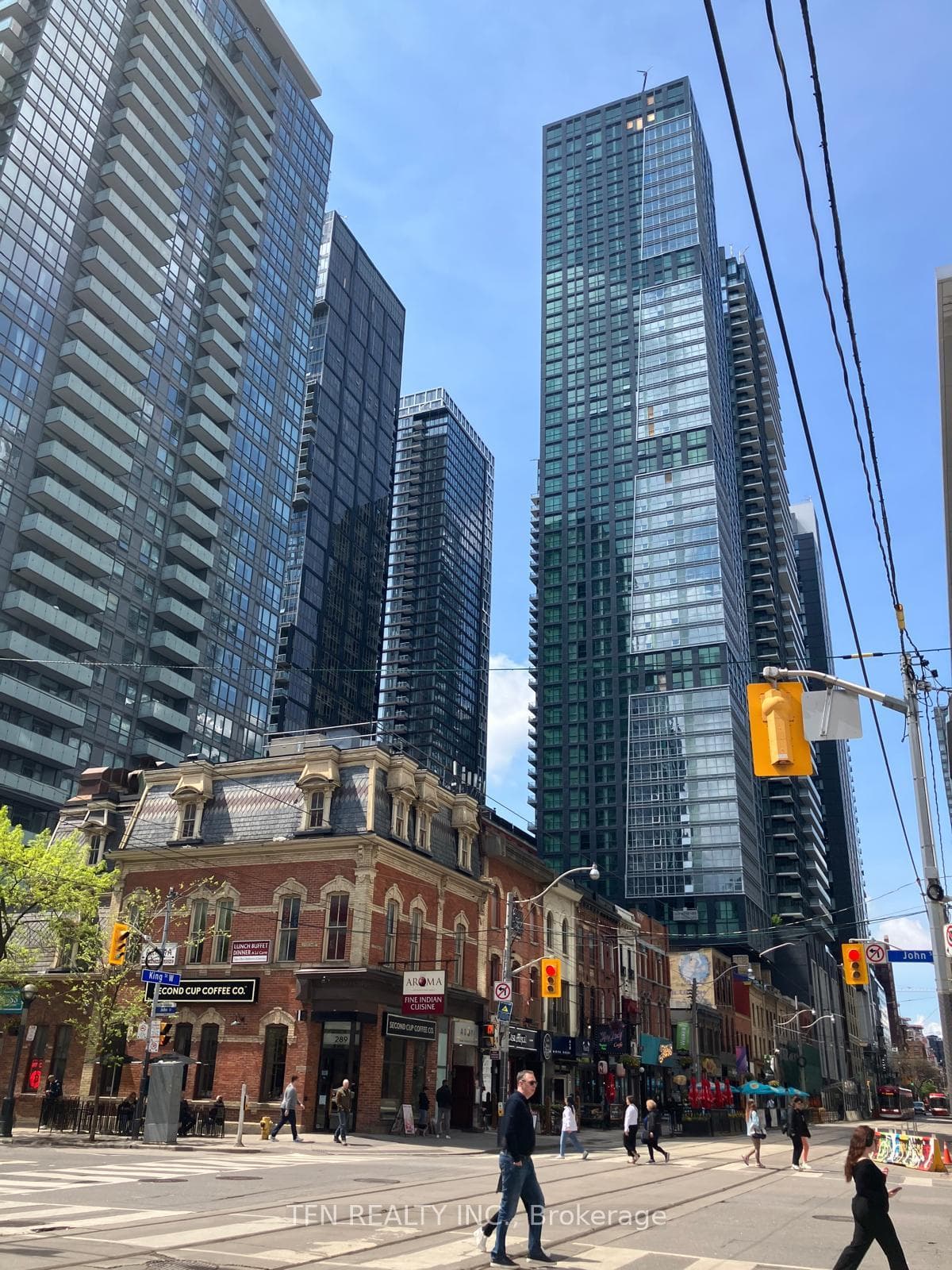 327 King Street Unit 1105, Downtown Toronto / Waterfront, ON M5V 0W7 - Photo 1