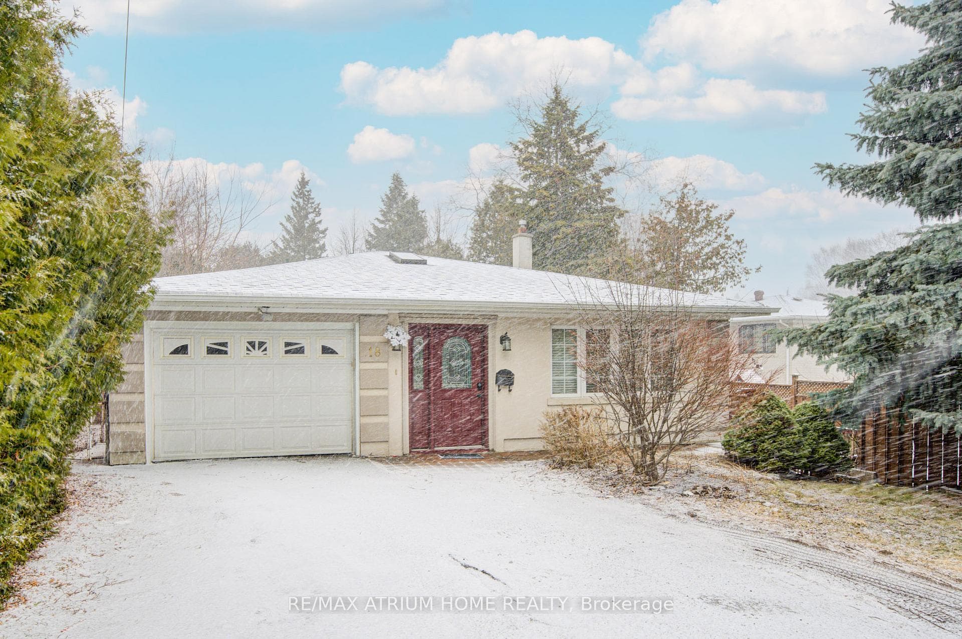 18 Doverwood Court, Willowdale / Newtonbrook, ON M2M 2G7 - Photo 1