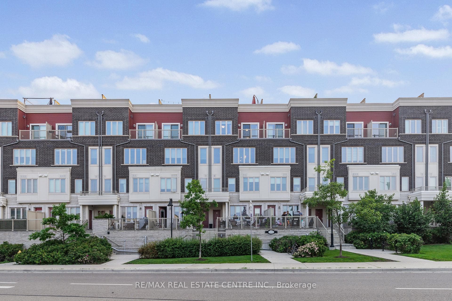 100 Long Branch Avenue Unit 27, Liberty Village / Parkdale / South Parkdale, ON M8W 1N6 - Photo 1