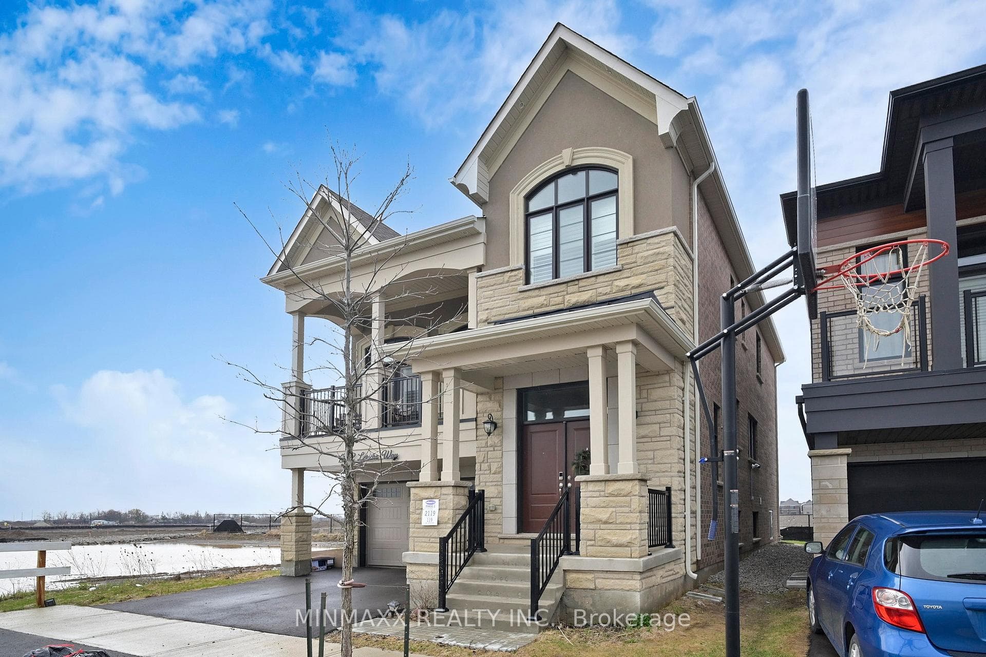 1382 Leriche Way, Milton