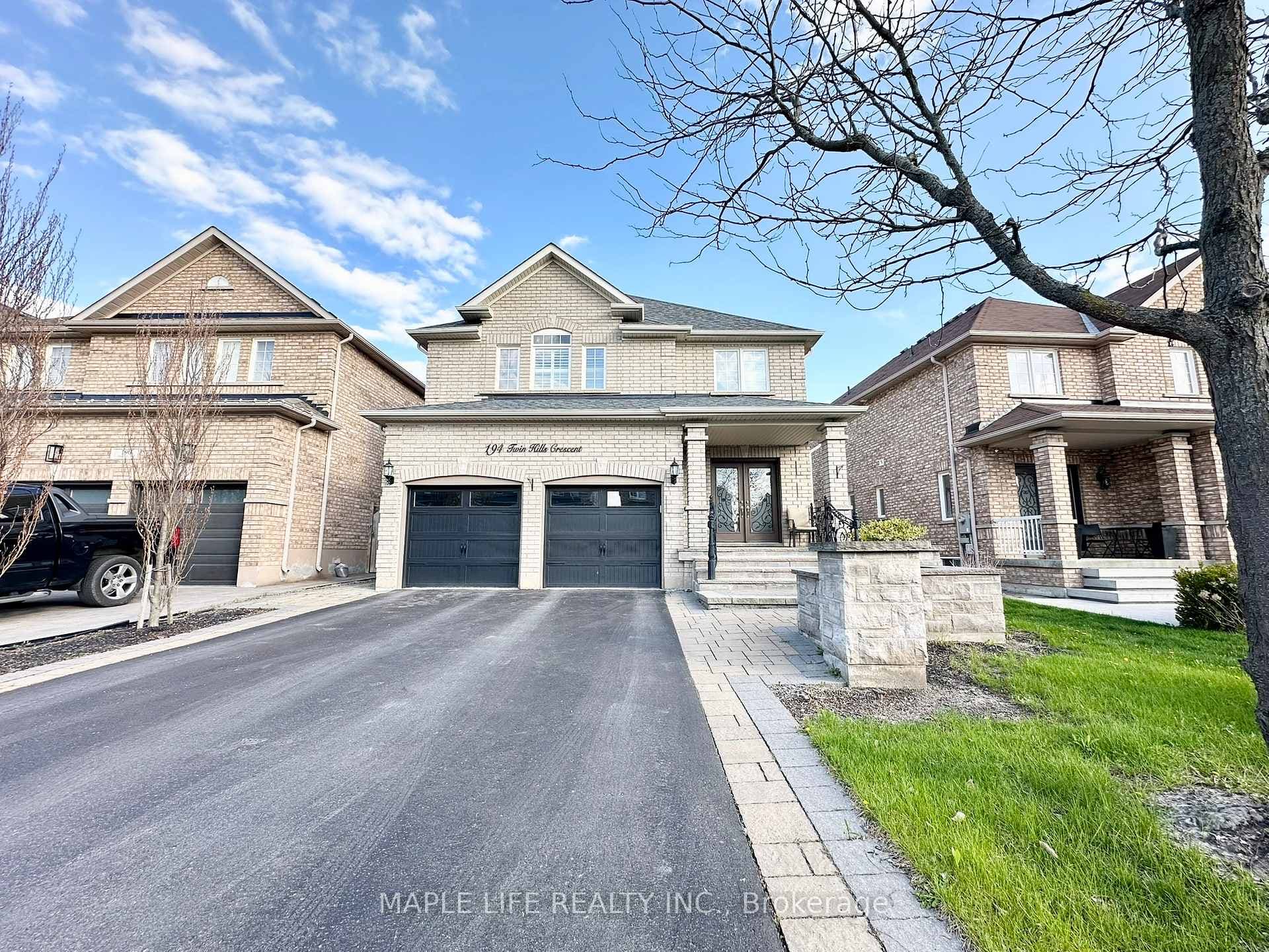 194 Twin Hills Crescent, Vaughan