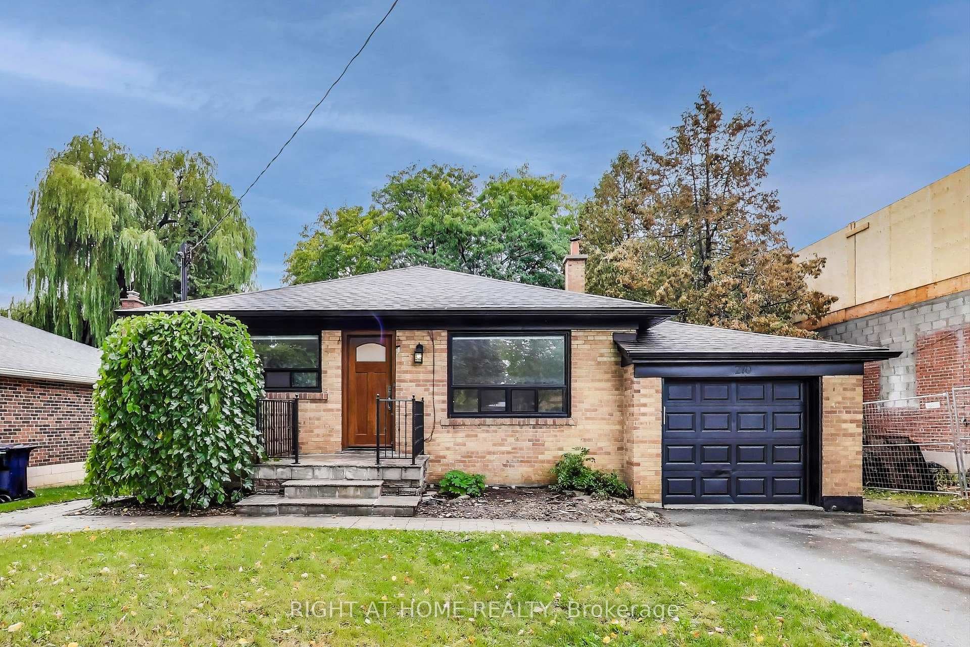 270 Renforth Drive, Etobicoke (Islington / Rexdale), ON M9C 2K9 - Photo 1
