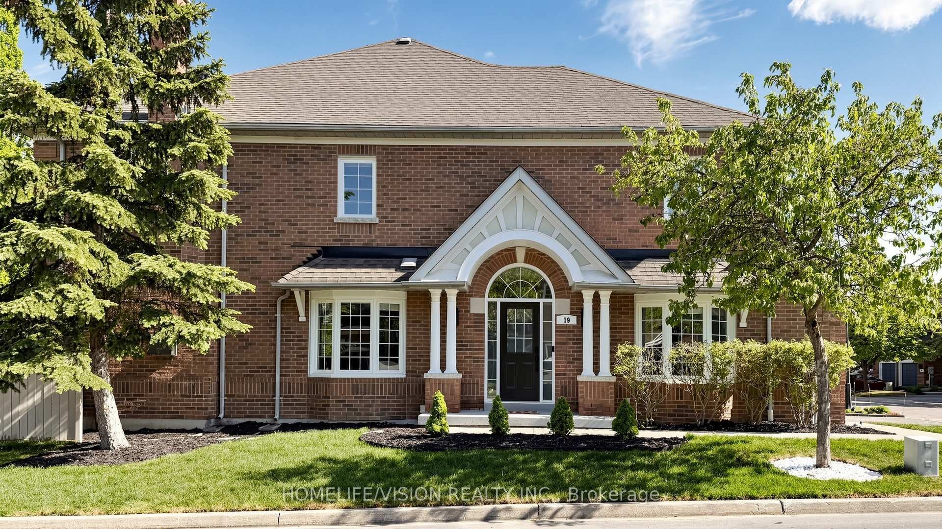 190 Harding Boulevard Unit 19, Richmond Hill, ON L4C 0J9 - Photo 1
