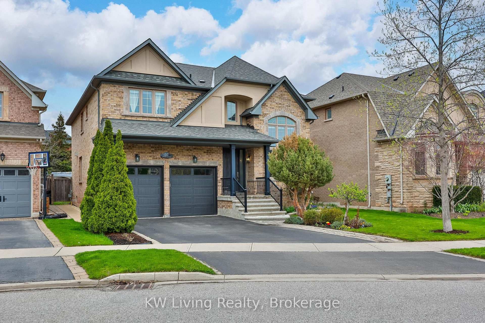 2327 Gladacres Lane, Oakville