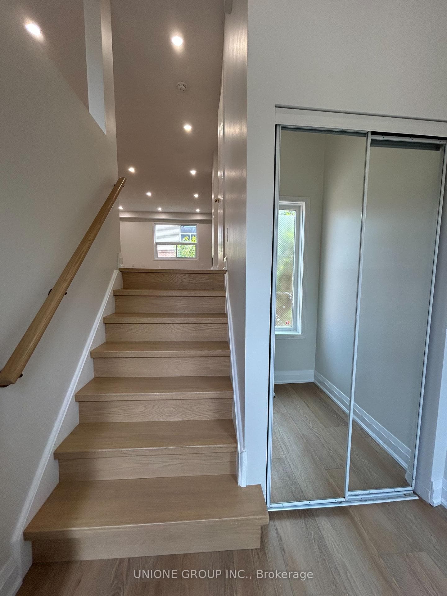 1570 Reeves Gate Unit 7, Oakville