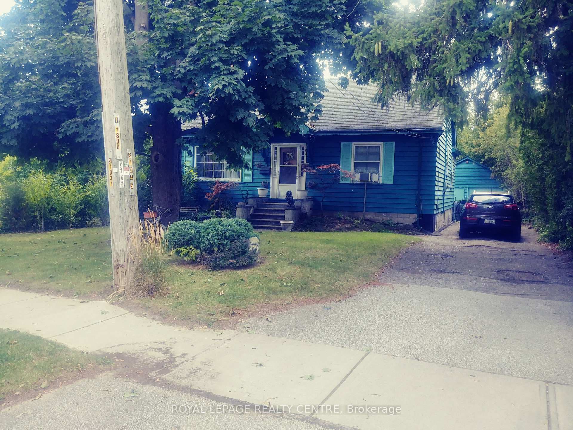 1544 Cawthra Court, Mississauga, ON L5G 4L3 - Photo 1