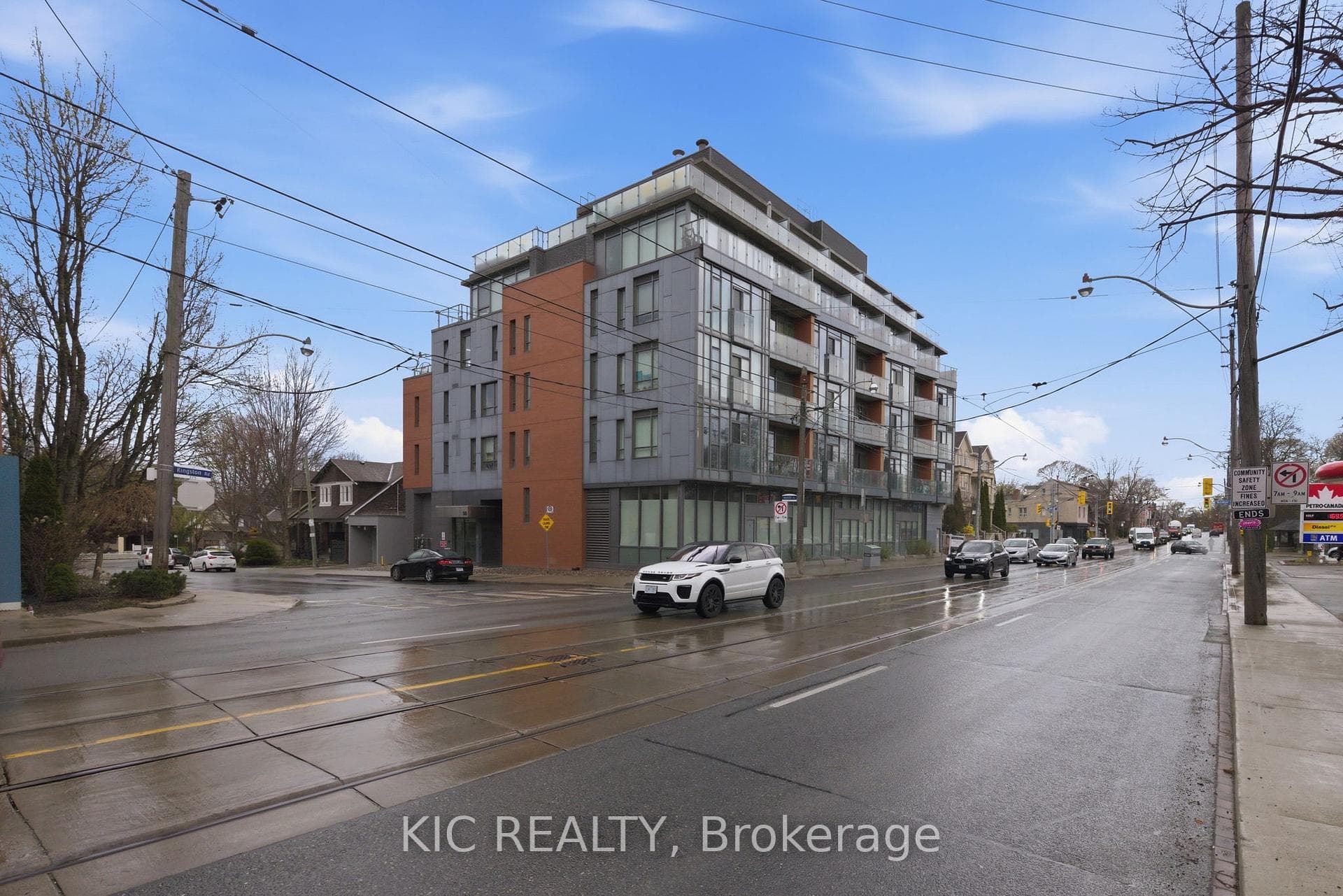 60 Haslett Avenue Road Unit 408, The Beaches / Upper Beaches, ON M4L 1T6 - Photo 1