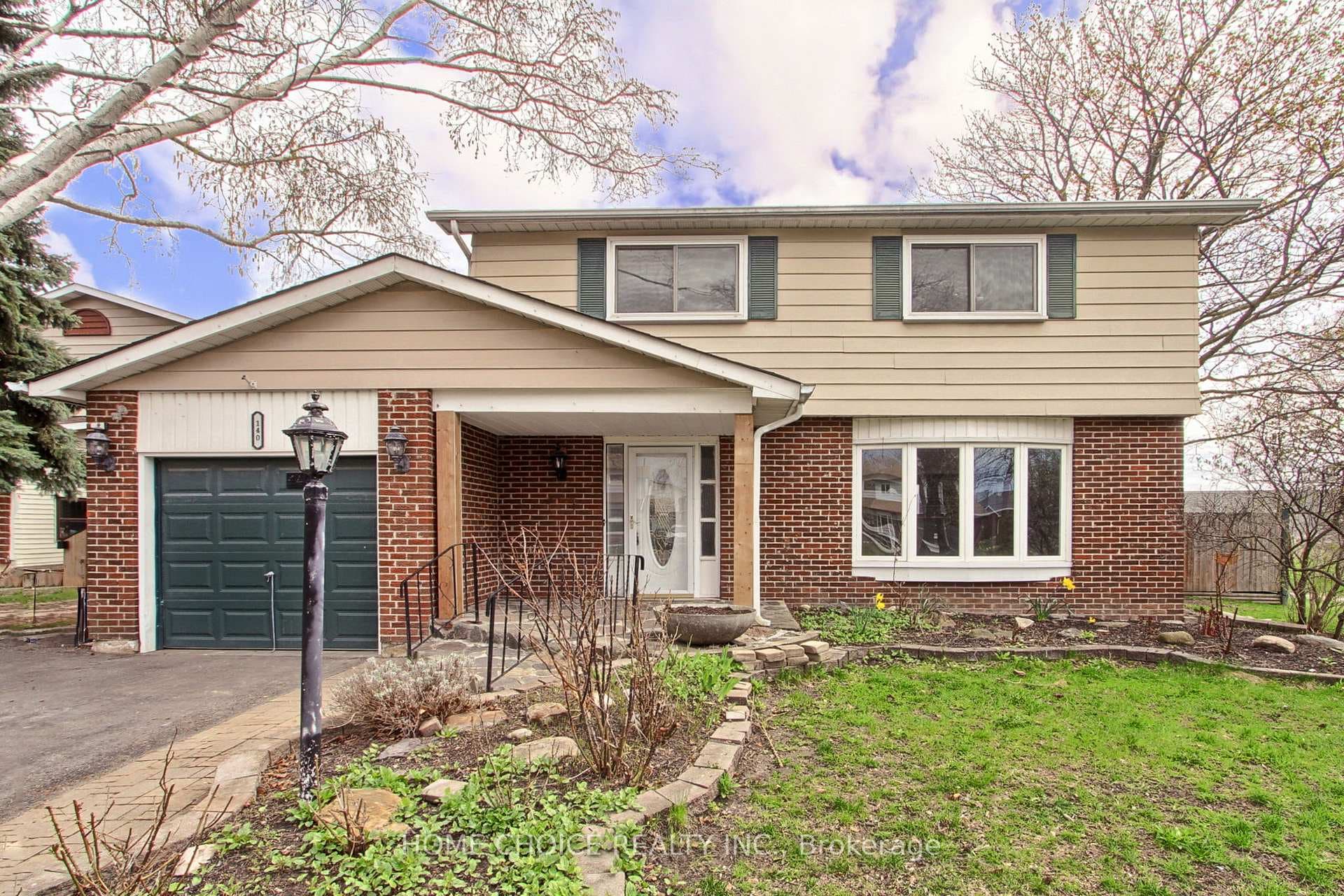 140 Michael Boulevard, Whitby