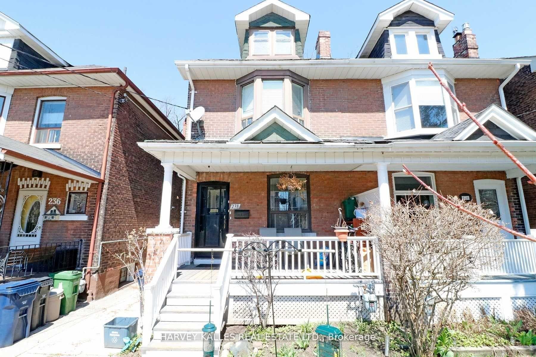238 Strathmore Boulevard Unit Lower, Danforth / East York, ON M4J 1P6 - Photo 1