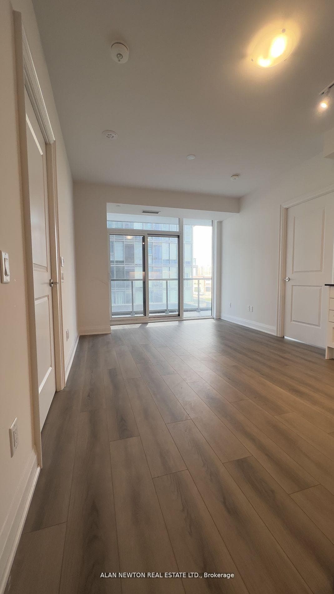 10 GATINEAU Drive Unit 416, Vaughan, ON L4J 0L2 - Photo 1