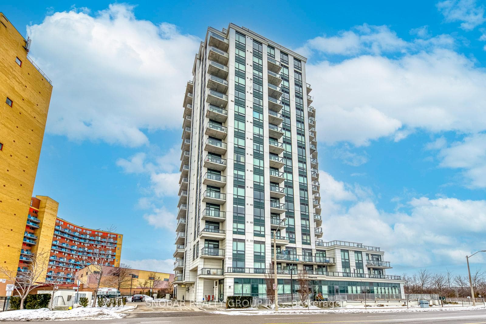 840 Queens Plate Drive Unit 704, Etobicoke (West Mall / Rexdale), ON M9W 0E7 - Photo 1