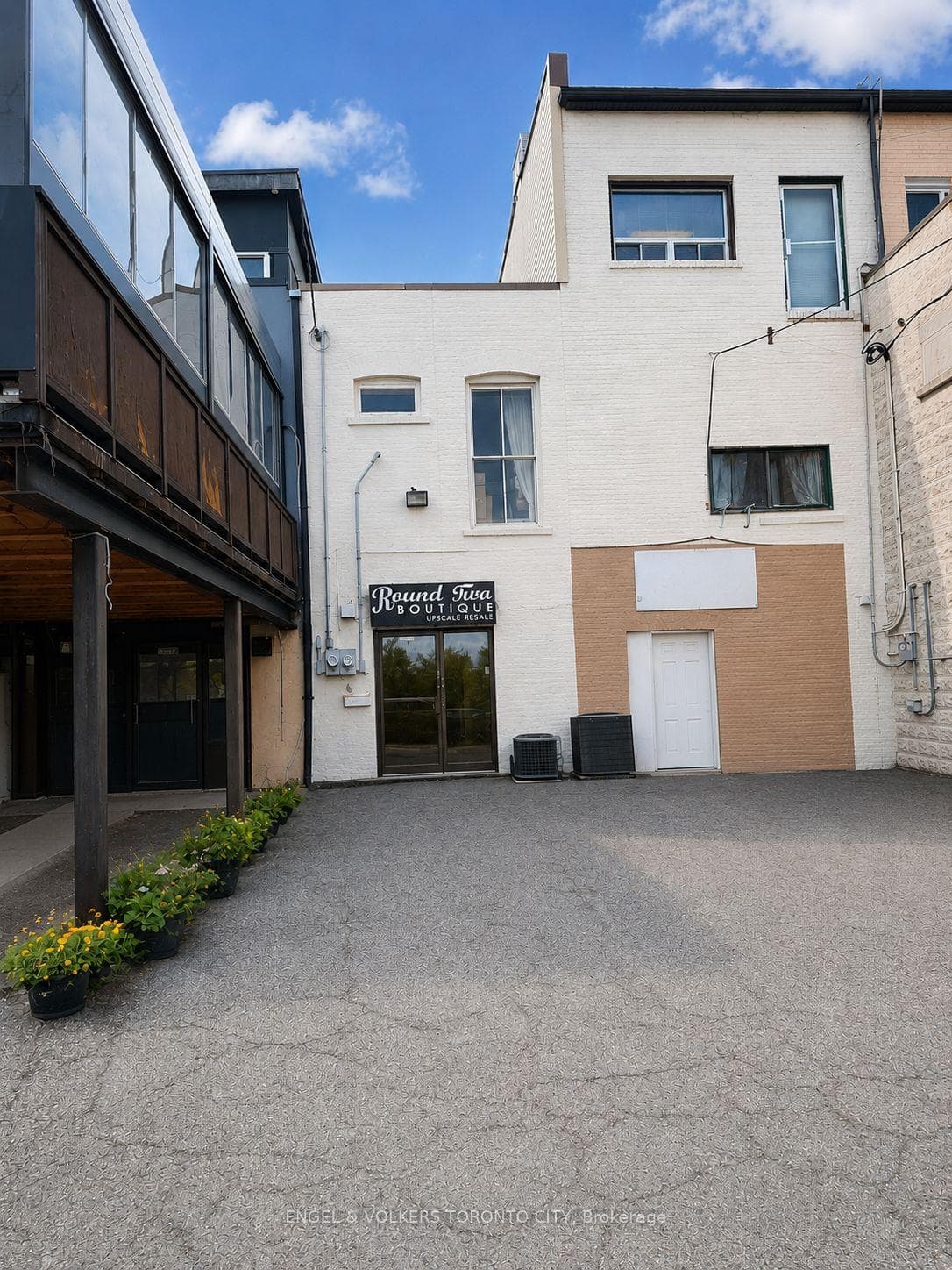 15228 Yonge Street Unit Lower, Aurora