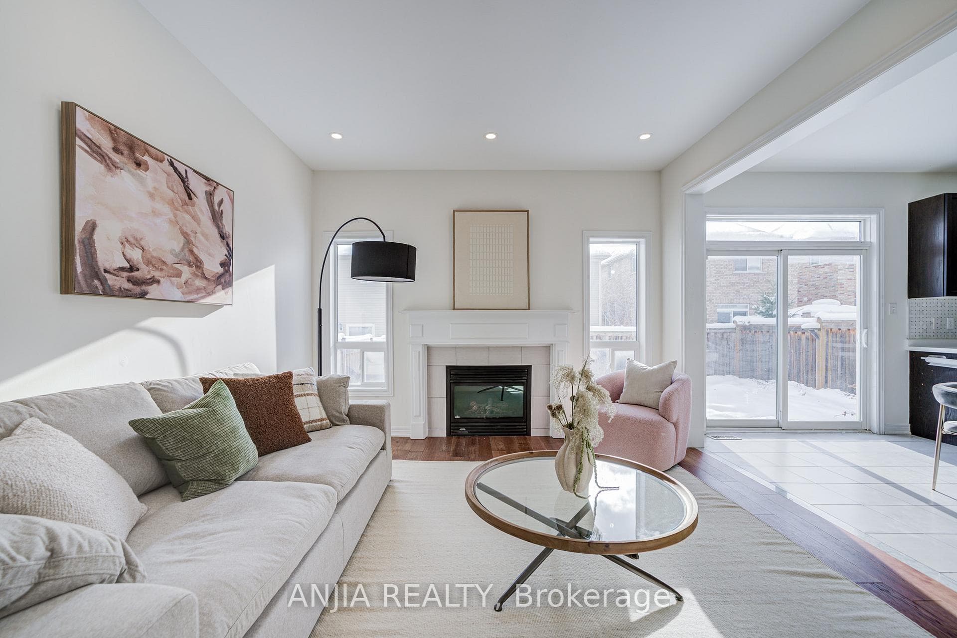 23 Grey Wing Avenue, Georgina, ON L4P 0B7 - Photo 1