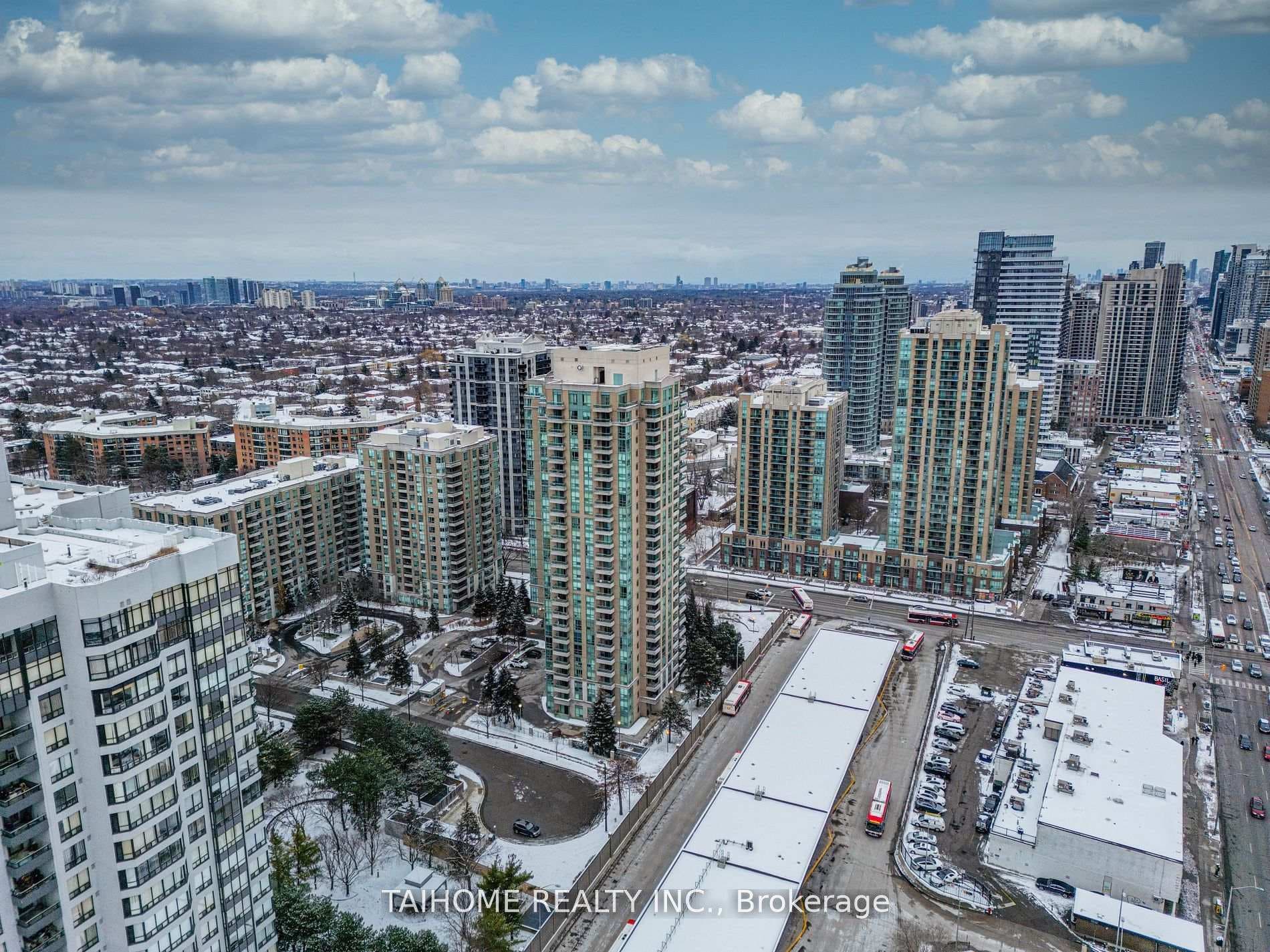 1 Pemberton Avenue Unit 702, Willowdale / Newtonbrook, ON M2M 4L9 - Photo 1