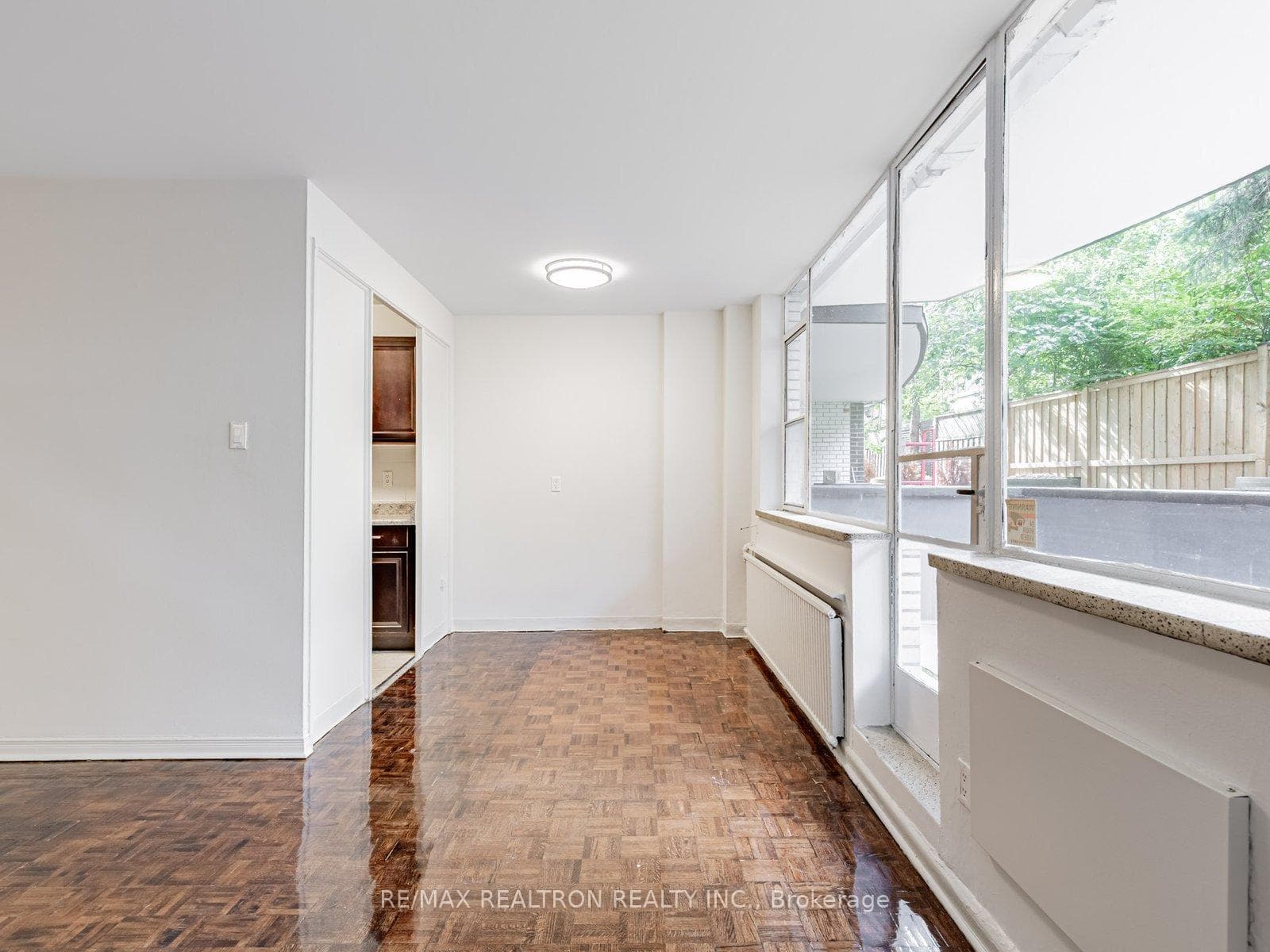 25 Bedford Road Unit 406, Annex / Yorkville / Summerhill, ON M5R 2K1 - Photo 1