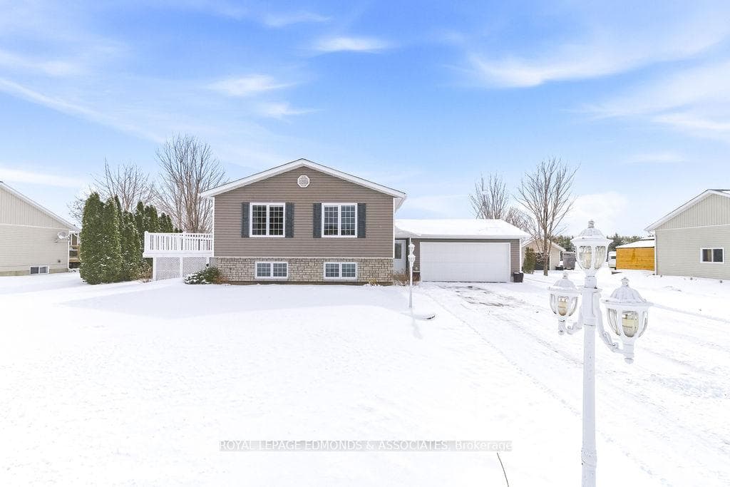 63 Meadowview Drive, Whitewater Region, ON K0J 1C0 - Photo 1