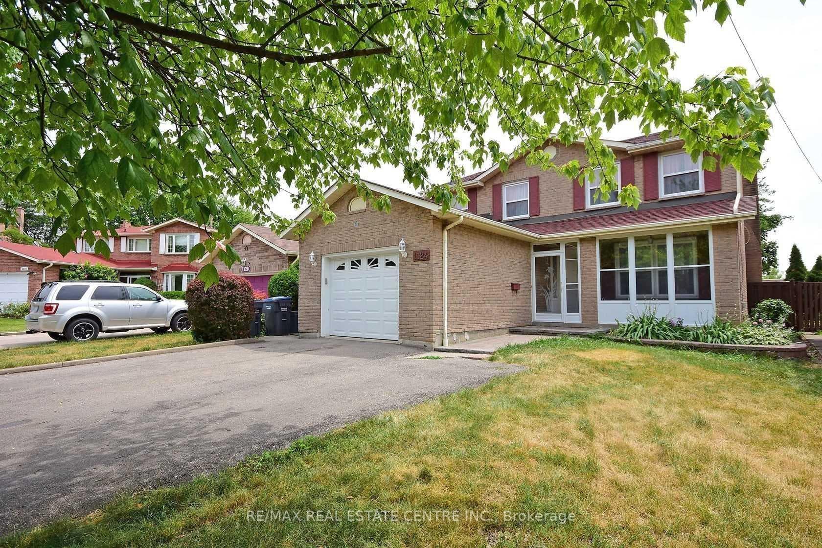 1124 Shagbark Crescent, Mississauga, ON L5C 3N7 - Photo 1