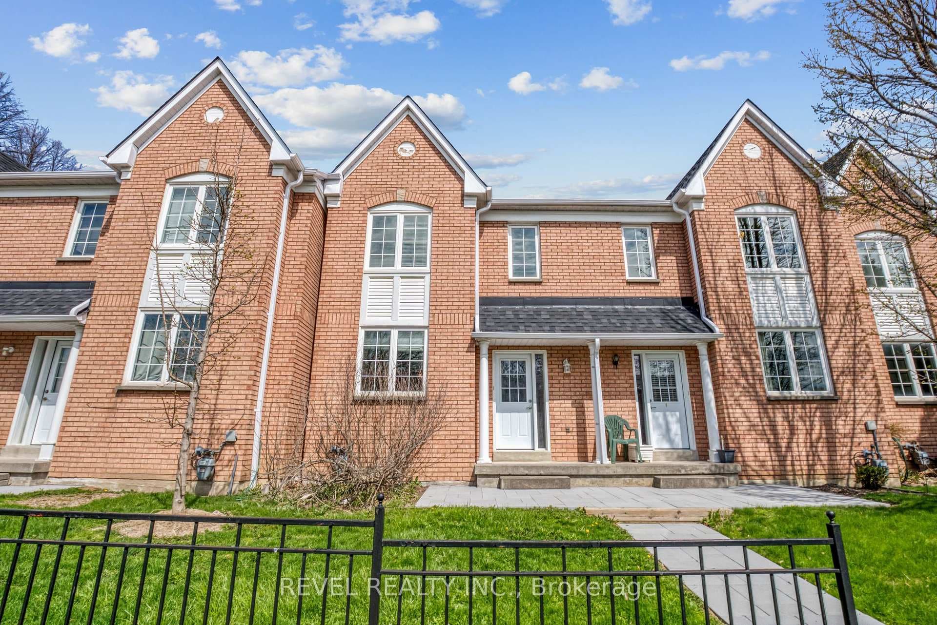 10 Bassett Boulevard Unit 81, Whitby, ON L1N 9C5 - Photo 1