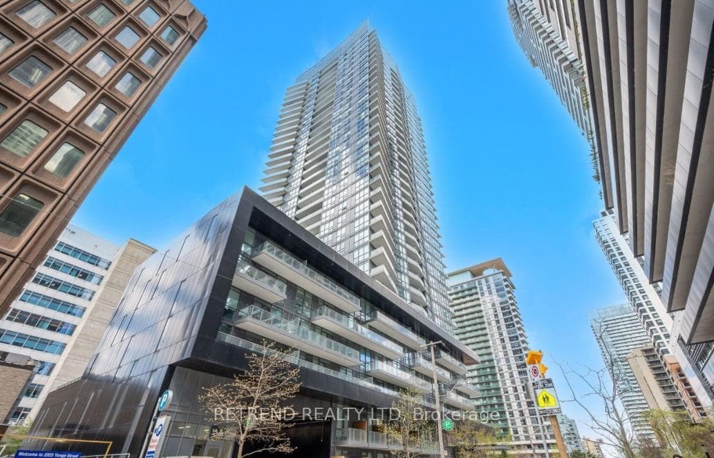 30 Roehampton Avenue Unit 802, Leaside / Davisville, ON M4P 0B9 - Photo 1