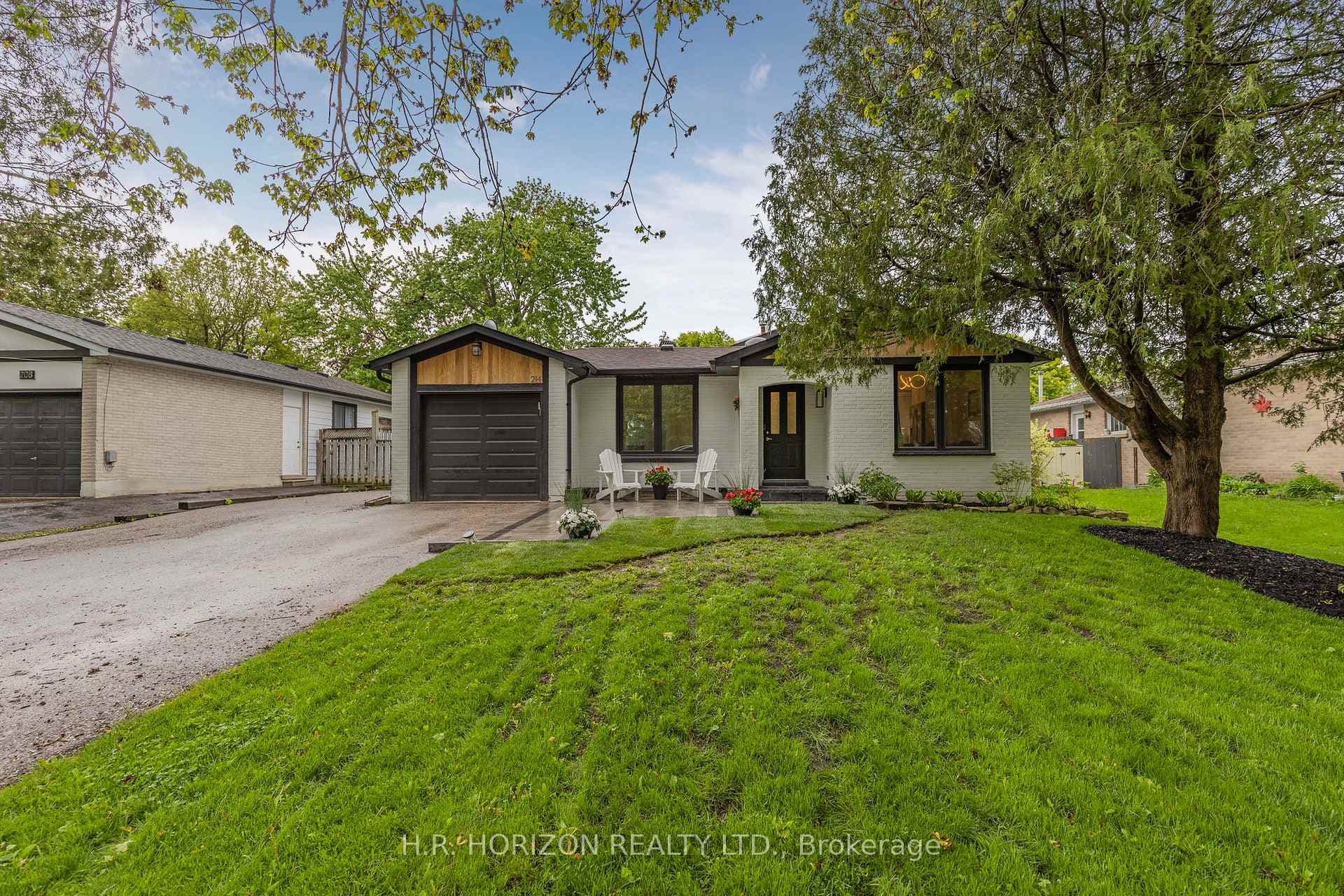 214 Centre Street, New Tecumseth