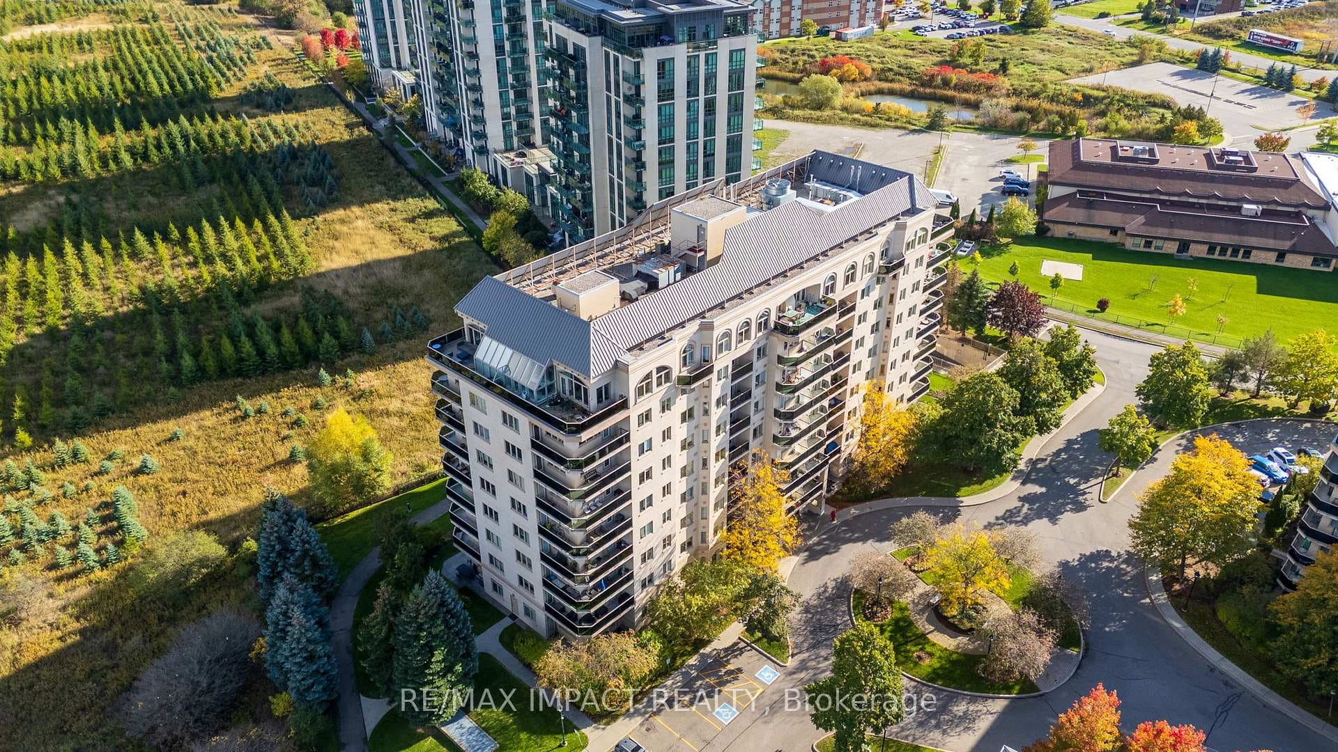 10 Dayspring Circle Unit 204, Brampton, ON L6P 1B9 - Photo 1