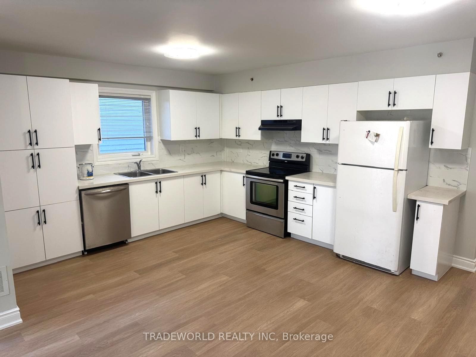 32 St Dunstan Drive, Birch Cliff / Cliffside, ON M1L 2V3 - Photo 1