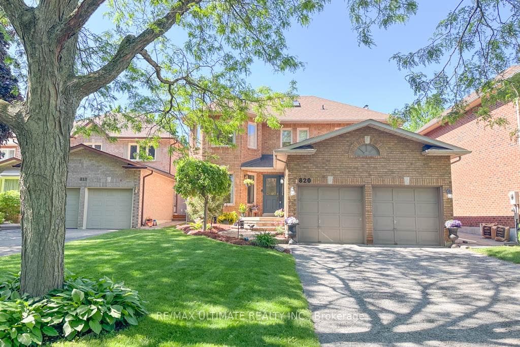 820 Regal Crescent, Pickering