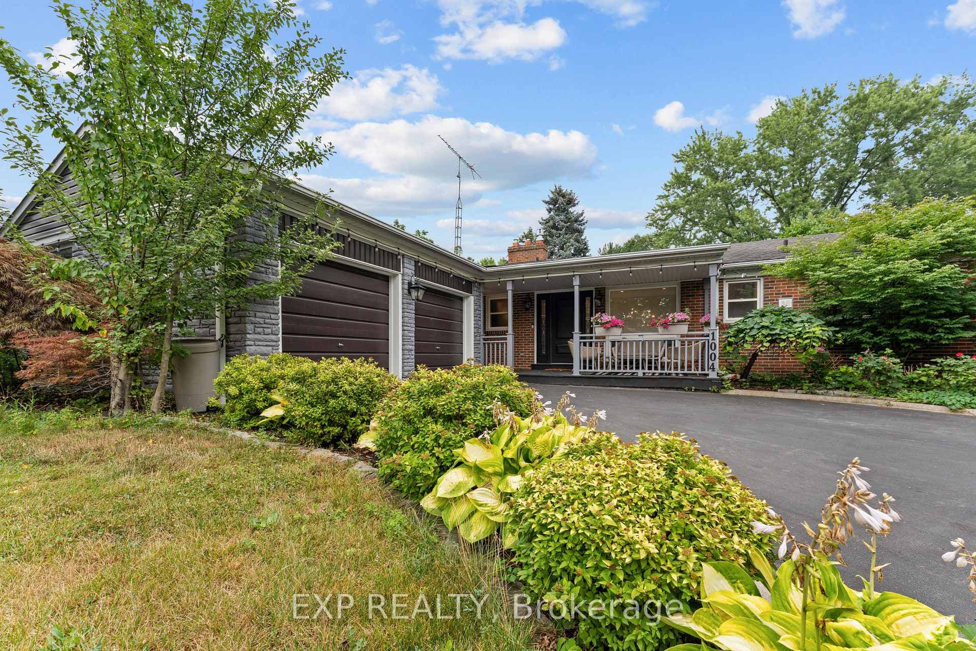 1004 Caldwell Avenue, Mississauga, ON L5H 1Z3 - Photo 1