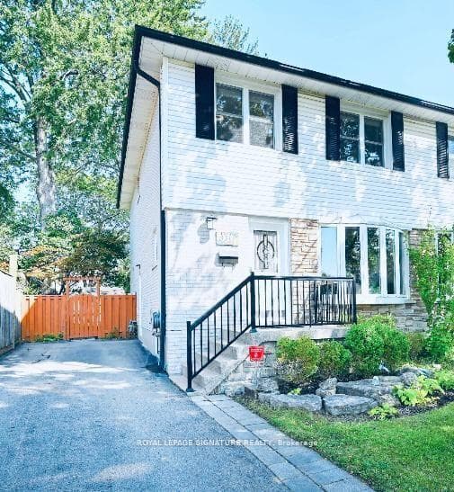 3317 Carillion Avenue Unit Main, Mississauga, ON L5C 2A9 - Photo 1