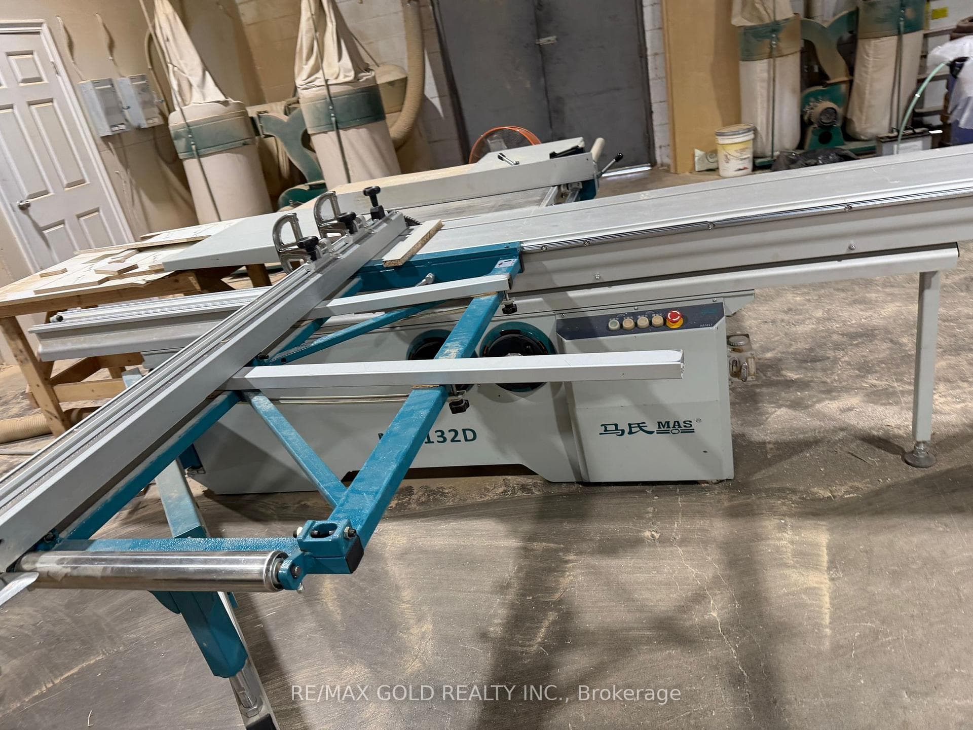 Saw Machine