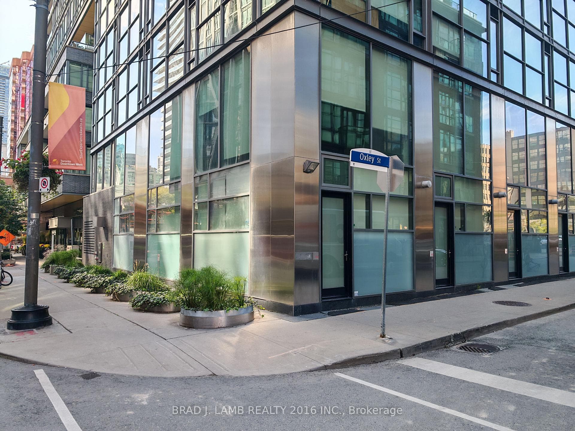 25 Oxley Street Unit TH1, Toronto C01