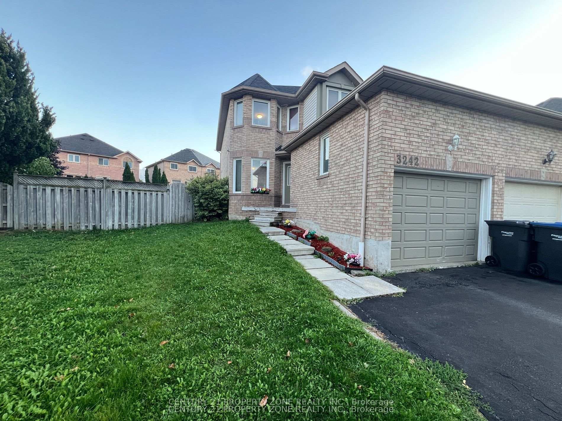 3242 Tortola Court, Mississauga, ON L5N 7C4 - Photo 1