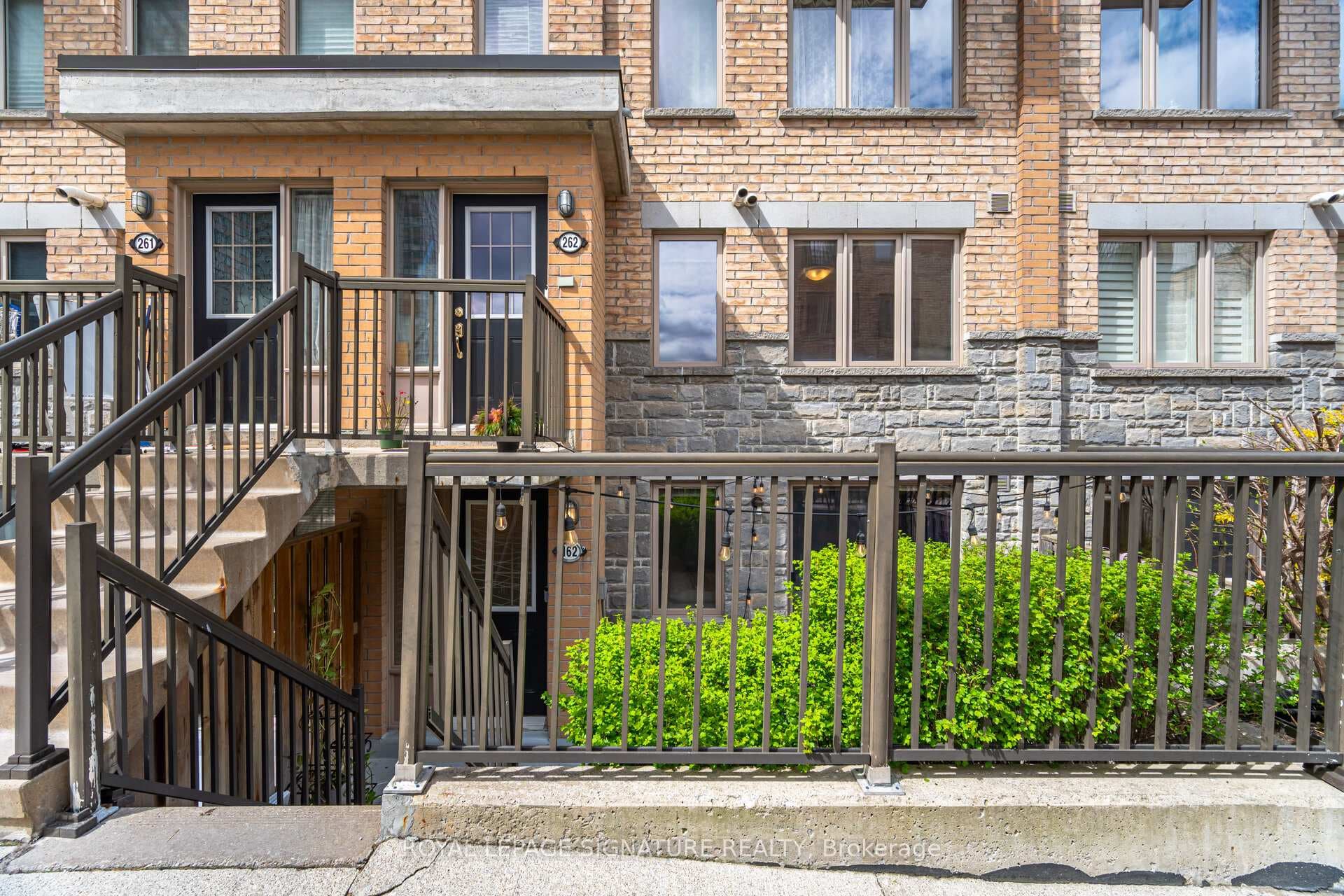 8 Foundry Avenue Unit 162, Bloor West Village / Swansea, ON M6H 0A5 - Photo 1